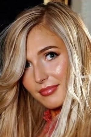 lili charmelle|Chloé, l'indécente (Video 2023) .